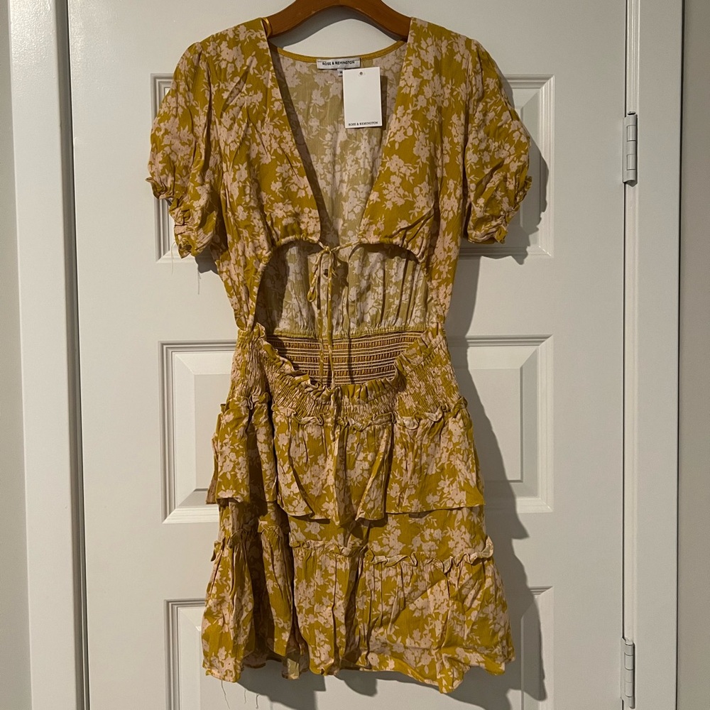 NWT Rose and Remington Yellow Floral Cut Out Dress Size Medium